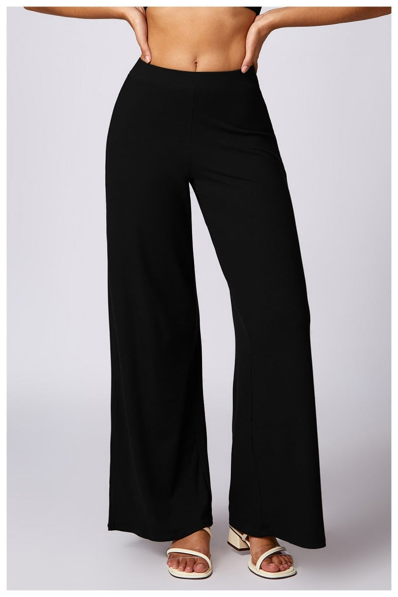 Laisvalaikio kostiumėlis su liemenėle